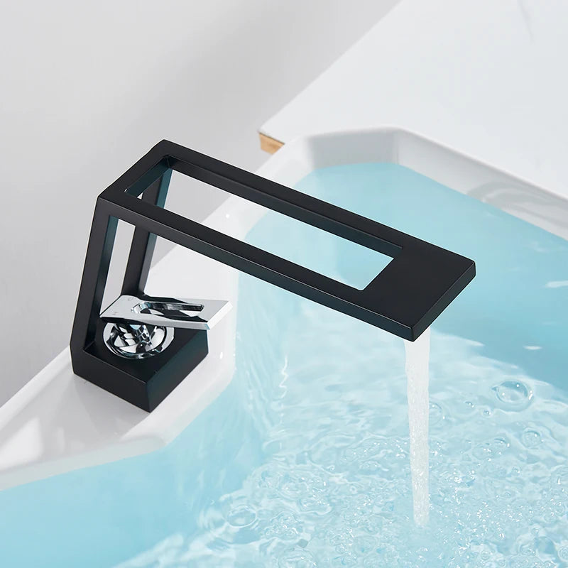 Mitigeur Lavabo Bec Cascade chrome et noir