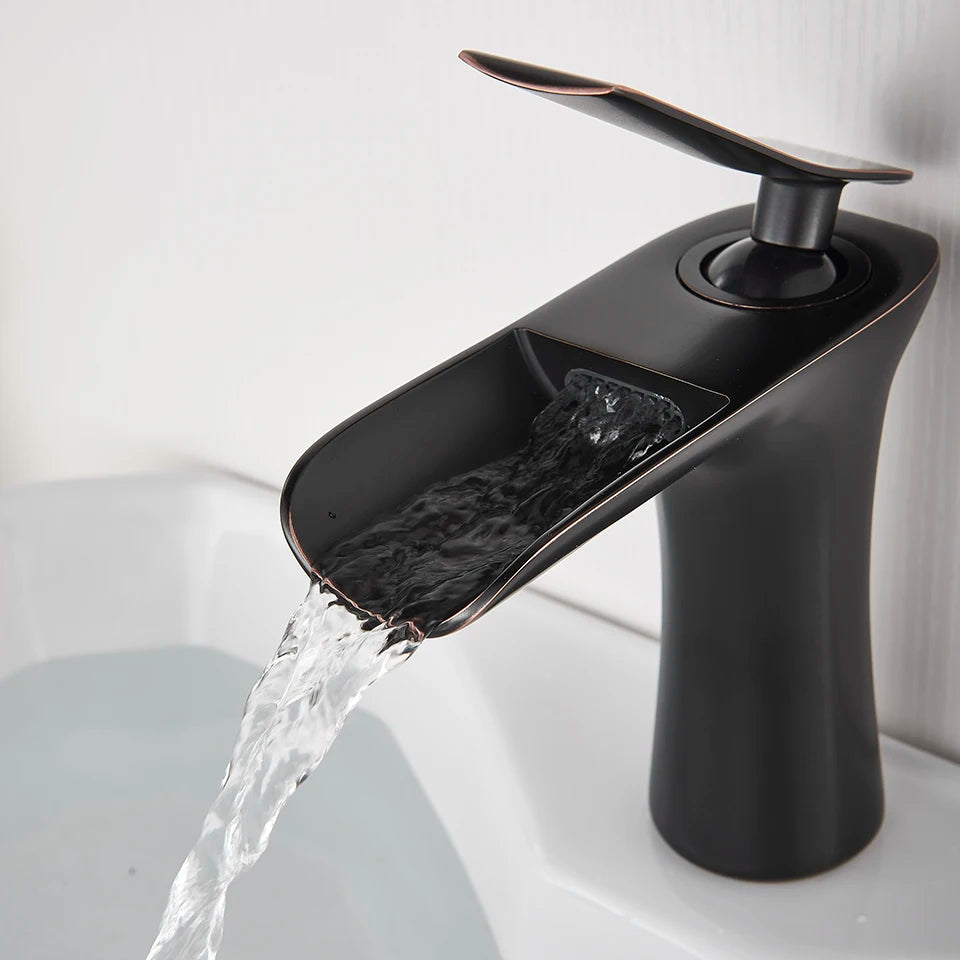 Mitigeur Lavabo Cascade Noir design